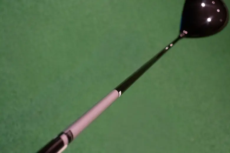 アッタス RX ウルトラブラックのデザイン1