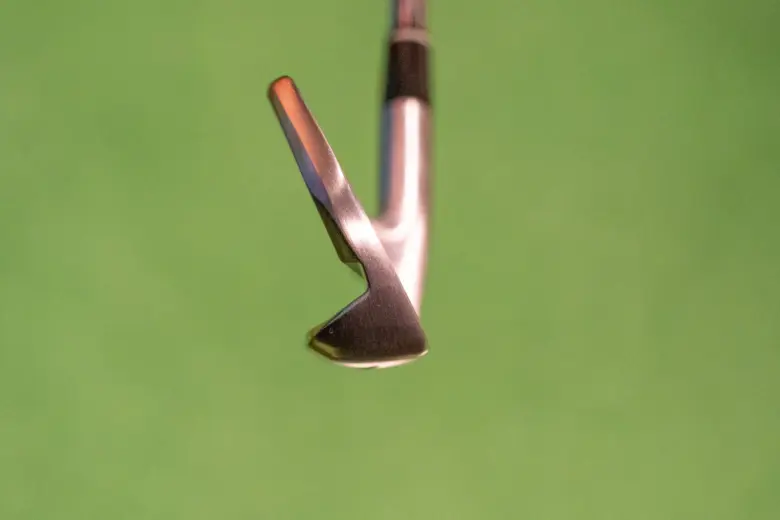 フォーティーン TB-3 FORGED アイアンのソール形状２