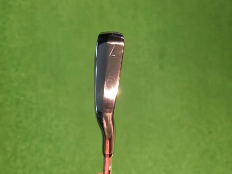 ゼクシオ14 プラス アイアンのソール形状