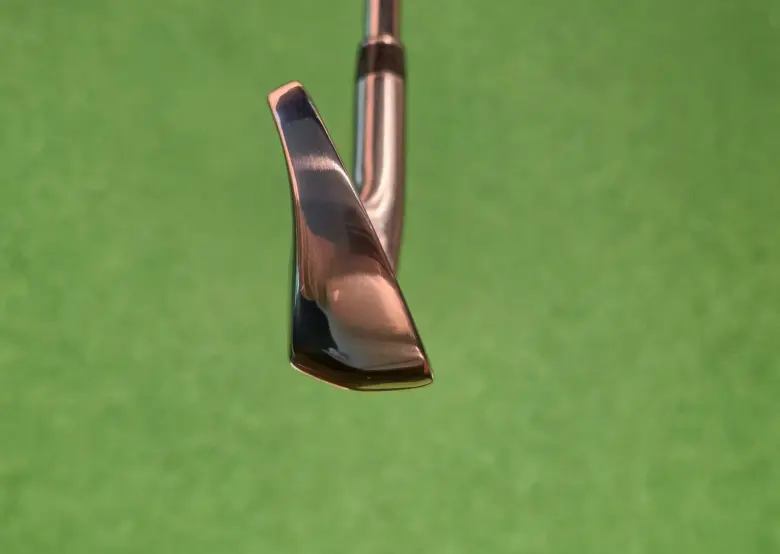 ゼクシオ14 プラス アイアンのヘッド形状横から