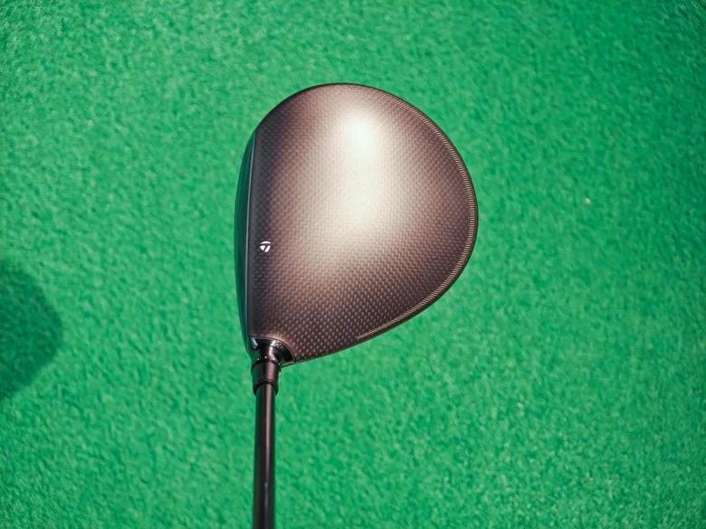 テーラーメイド Qi4D ドライバーのヘッド形状1