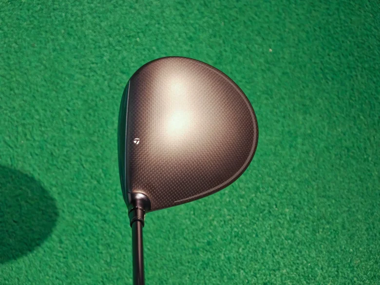 テーラーメイド Qi4D MAX ドライバーのヘッド形状1