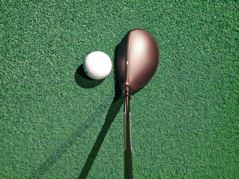 テーラーメイド Qi4D レスキューのヘッド形状2