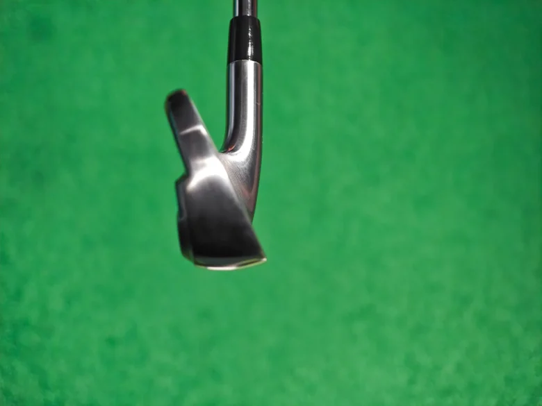 キャロウェイクアンタムMAX アイアンのソール形状2