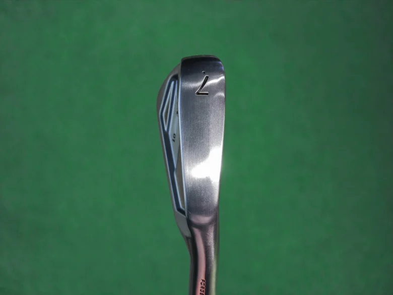 プロギア 01アイアン(2026)のソール形状