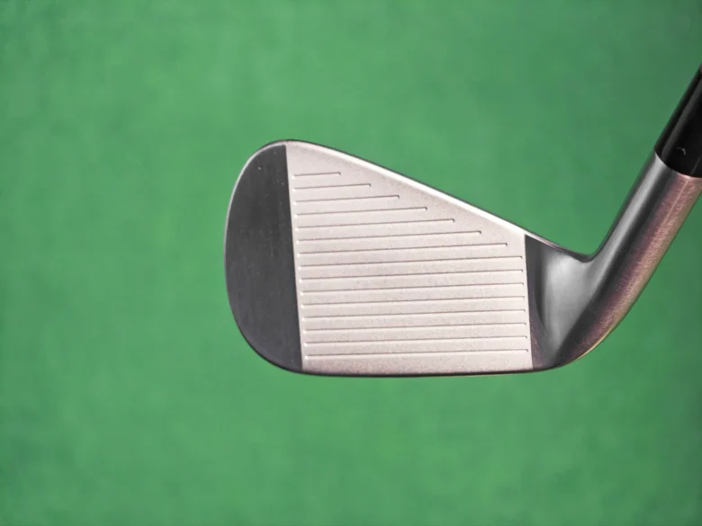 プロギア 02アイアン(2026)のフェースと打感