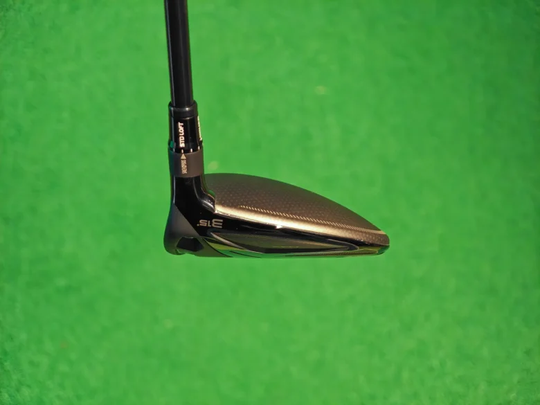 テーラーメイド Qi4D MAXフェアウェイウッドのヘッド形状横から