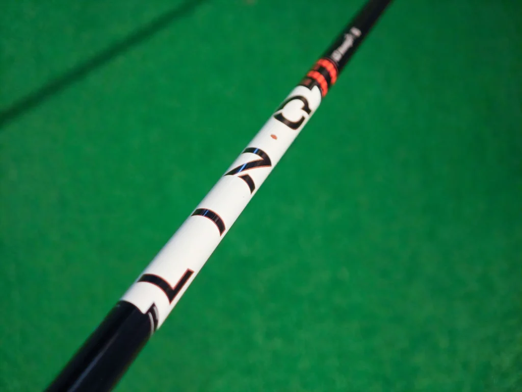 LIN-Q PowerCore レッドのデザイン4