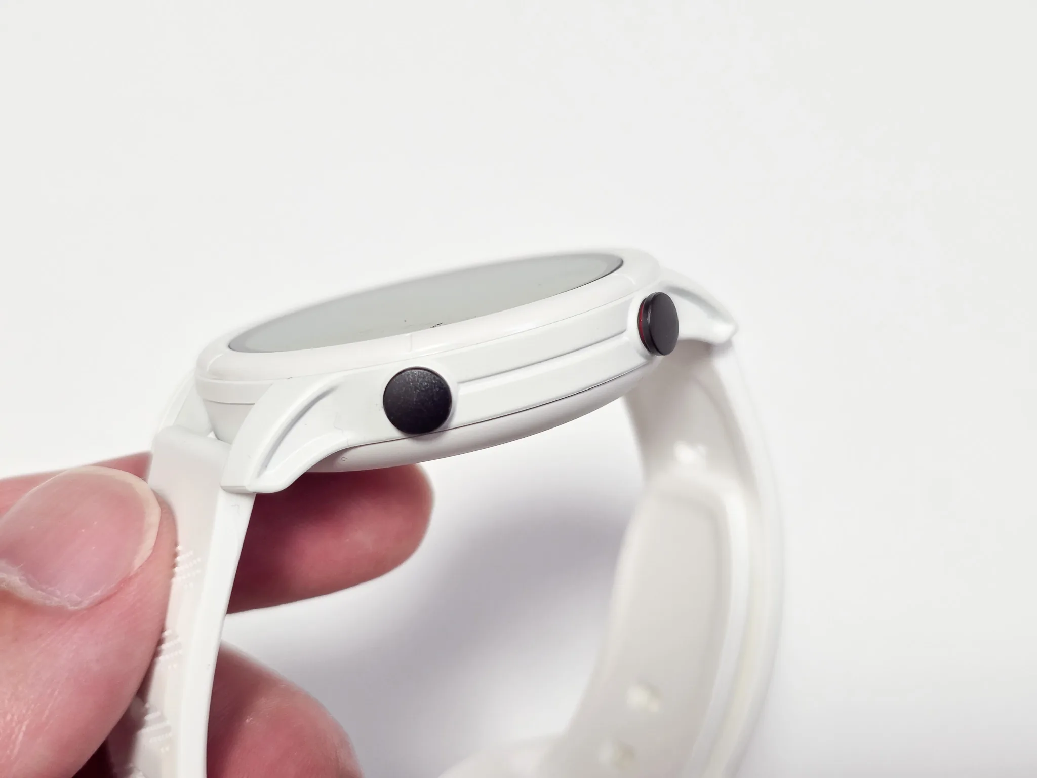 ショットナビ ベリックス V14 側面から見た薄さとボタン配置