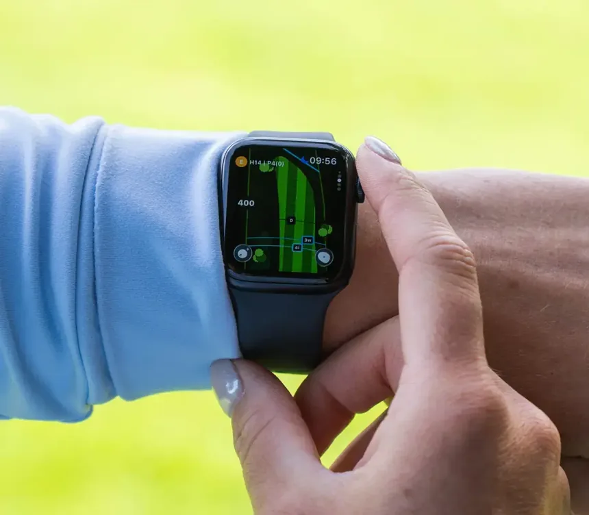 ホールマップとクラブの飛距離目安を表示したApple Watch