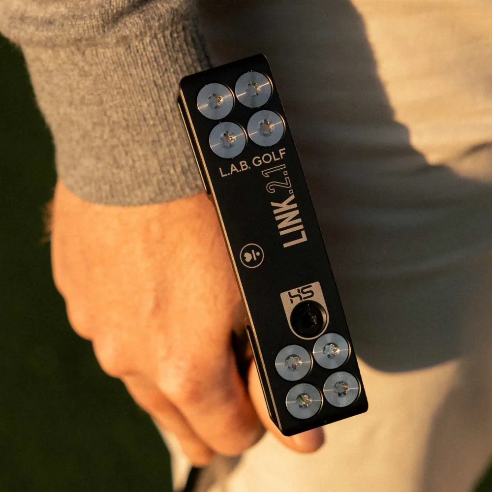 L.A.B. Golf LINK.2.1パターのソール側(8個のソールウェイト)