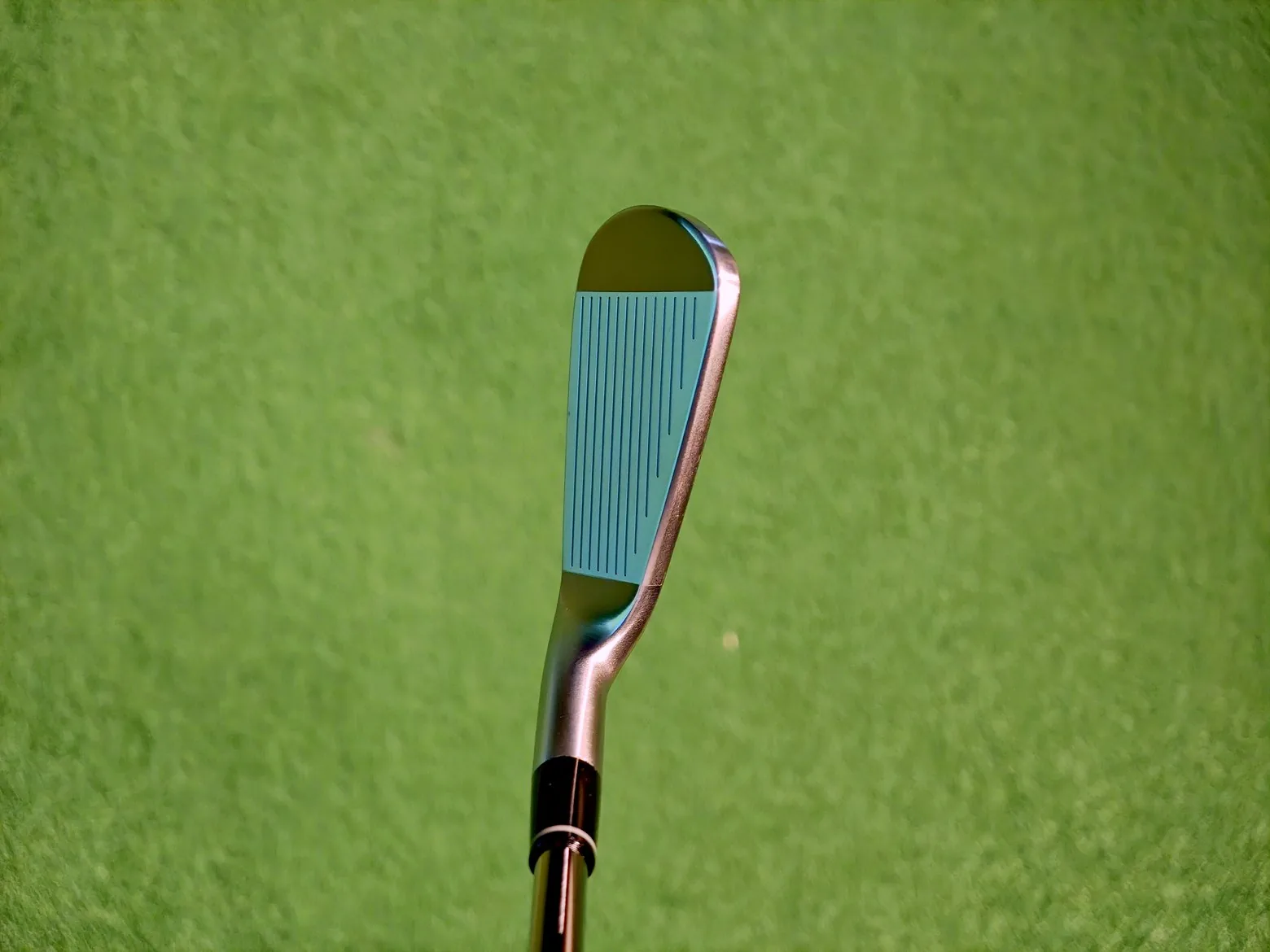 フォーティーン NEW TB-7 FORGED アイアンを上から見たところ